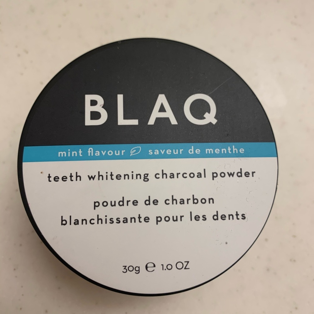 Teeth charcoal whitener